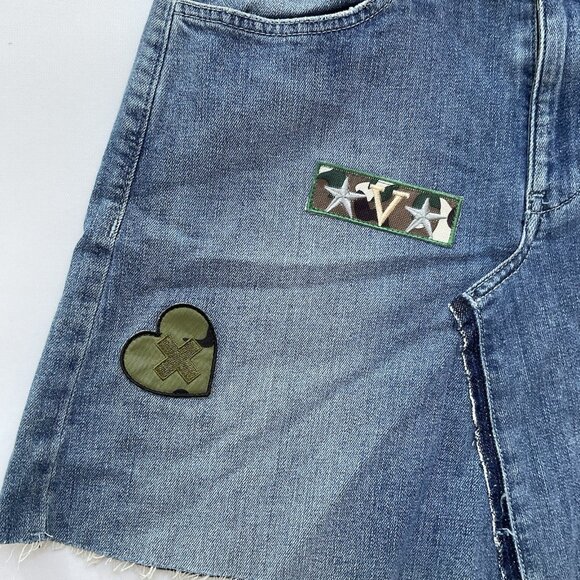 Guess Women's Mini Skirt Military Patched In Blue Denim Size 28 - Picture 2 of 7